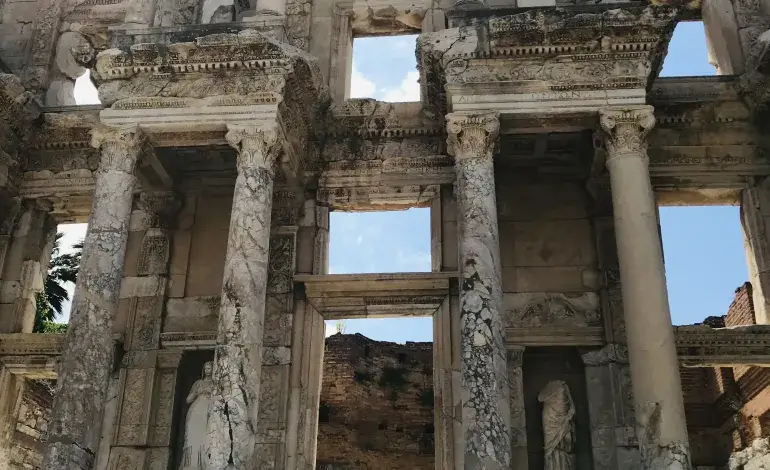 Echoes Between the Stones