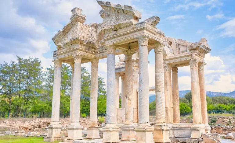 Between Marble Cities: Aphrodisias & Nysa