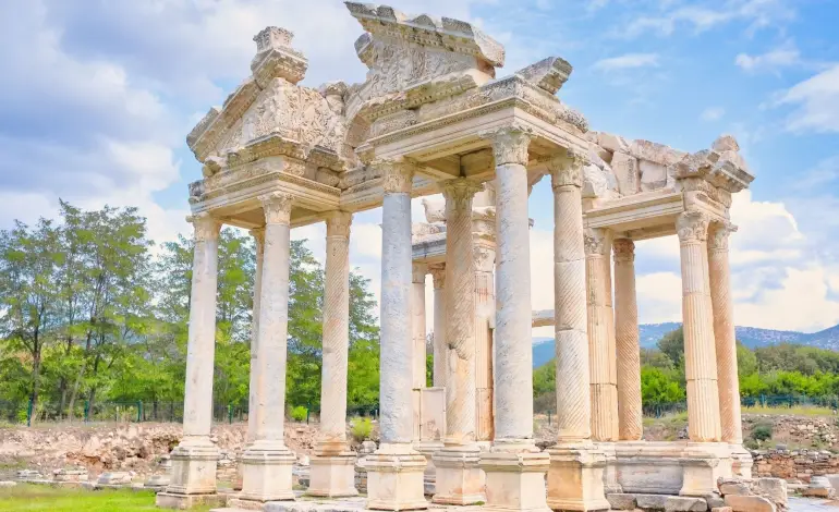 Between Marble Cities: Aphrodisias & Nysa