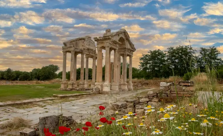 Between Marble Cities: Aphrodisias & Nysa